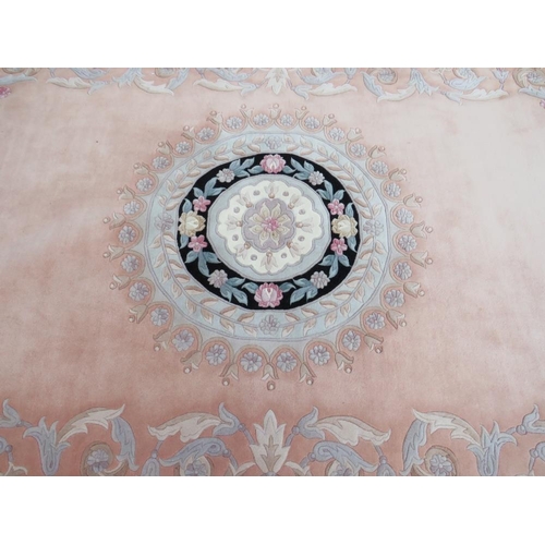 709 - A VERY LARGE MODERN CHINESE WOOLLEN RUG 306 X 435 CM