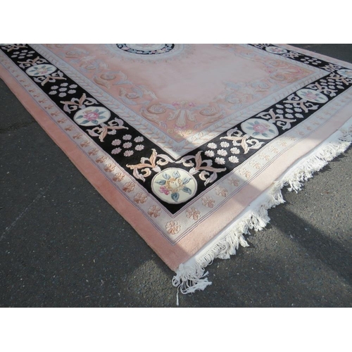 709 - A VERY LARGE MODERN CHINESE WOOLLEN RUG 306 X 435 CM