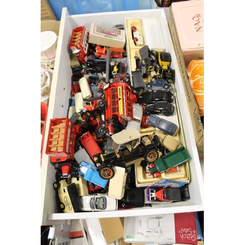 92 - A LARGE QUANTITY OF DIE CAST TOY CARS TO INCLUDE CORGI AND LLEDO EXAMPLES