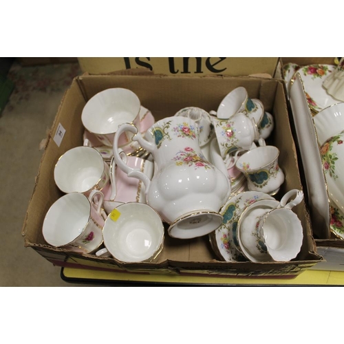 94 - A BOX OF ASSORTED CHINA TO INCLUDE ROYAL ALBERT BERKELEY EXAMPLES