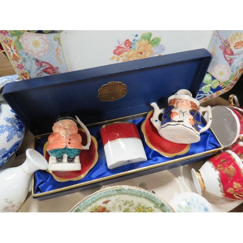 51 - A TRAY OF ASSORTED CHINA AND CERAMICS TO INCLUDE COALPORT, ROYAL DOULTON, MINTON ETC