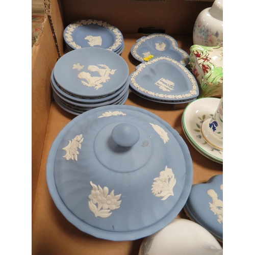 56 - A TRAY OF ASSORTED WEDGWOOD ETC, TO INCLUDE JASPERWARE VARIOUS COLOURWAYS, CHINAWARE , PIN DISHES, E... 