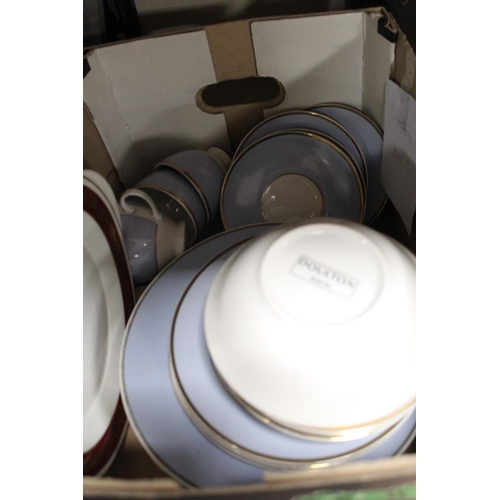 137 - A TRAY OF ASSORTED CERAMICS TO INCLUDE TEAWARE ETC TOGETHER WITH A SELECTION OF MODERN DOULTON BLUE ... 