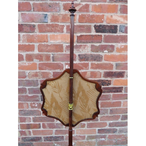 603 - A VICTORIAN MAHOGANY POLE SCREEN