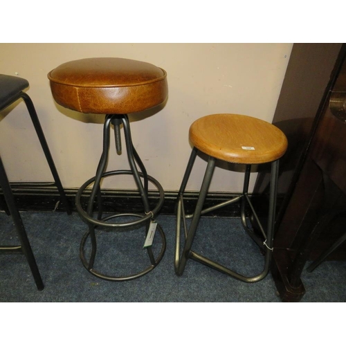 608 - A MODERN INDUSTRIAL STYLE BROWN LEATHER TOPPED STOOL AND AN INDUSTRIAL METAL AND WOOD EXAMPLE (2)