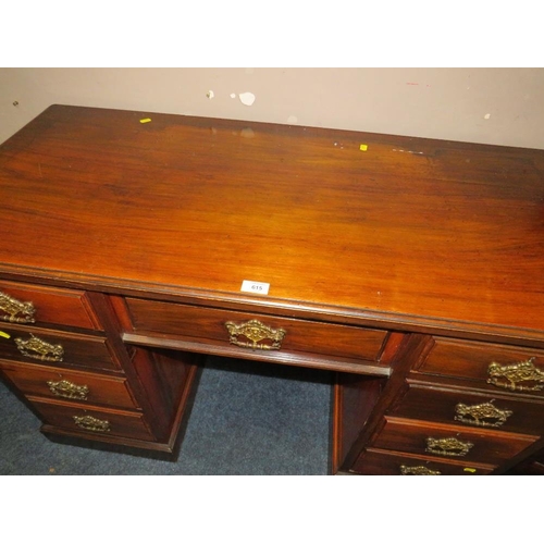 615 - AN EDWARDIAN MAHOGANY TWIN PEDESTAL DESK W-122 CM