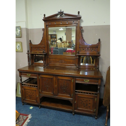 619 - A LARGE EDWARDIAN CARVED OAK MIRRORBACKED SIDEBOARD W-182 CM