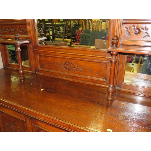 619 - A LARGE EDWARDIAN CARVED OAK MIRRORBACKED SIDEBOARD W-182 CM