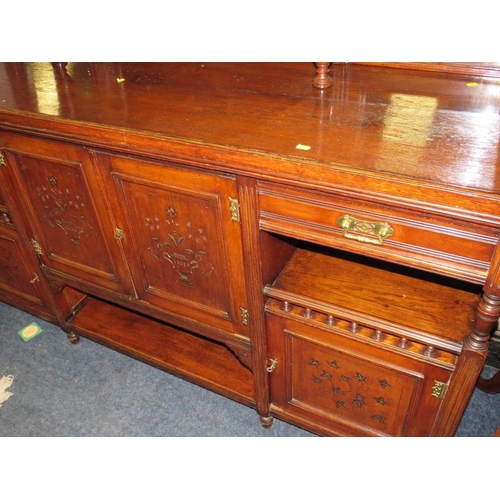 619 - A LARGE EDWARDIAN CARVED OAK MIRRORBACKED SIDEBOARD W-182 CM