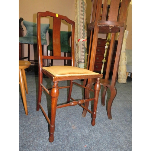 630 - A MAHOGANY JARDINAIRE AND A BEDROOM CHAIR (2)