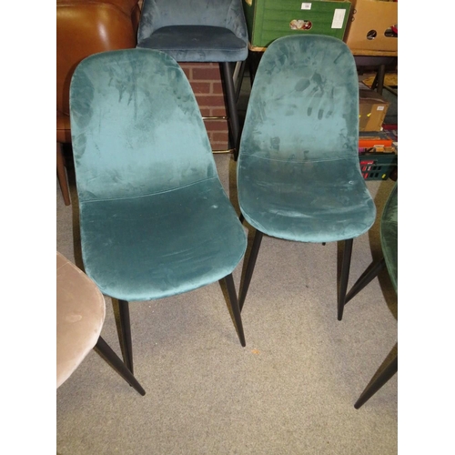 654 - A MODERN HARLEQUIN SET OF FIVE DINING CHAIRS