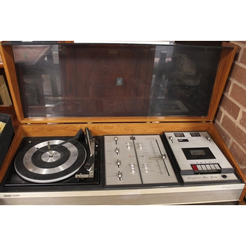 66 - A VINTAGE DECCA SOUND COMPACT 4 MUSIC CENTRE - NO SPEAKERS