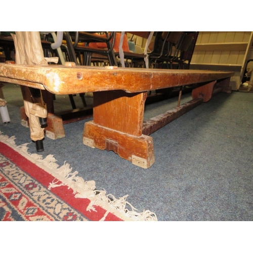 660 - A PAIR OF VINTAGE LONG SCHOOL GYM BENCHES L-334 CM