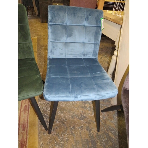 686 - A HARLEQUIN SET OF FIVE VELVET EFFECT DINING CHAIRS