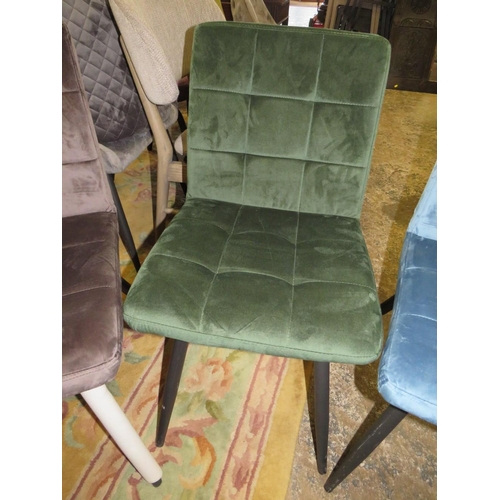 686 - A HARLEQUIN SET OF FIVE VELVET EFFECT DINING CHAIRS