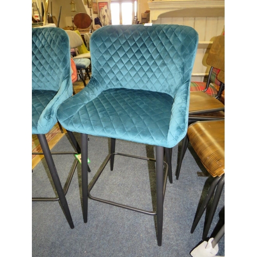 689 - A PAIR OF MODERN GREEN UPHOLSTERED KITCHEN STOOLS