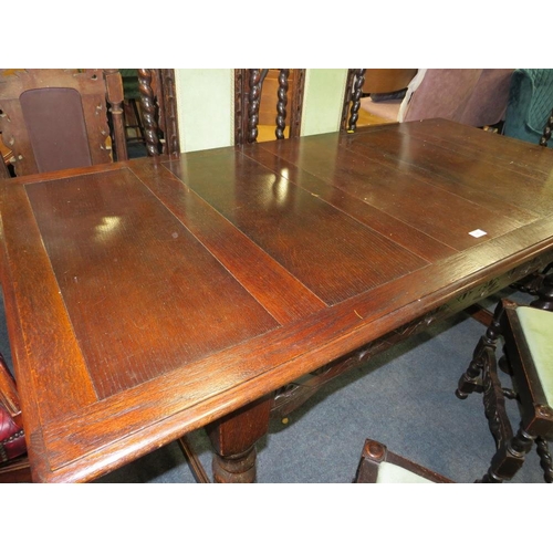 691 - AN OAK 20TH CENTURY JACOBEAN STYLE REFECTORY DINING TABLE WITH SIX CARVED BARLEYTWIST CHAIRS - TABLE... 