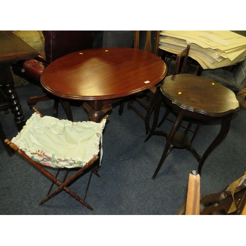 710 - A 20TH CENTURY OVAL MAHOGANY TABLE, EDWARDIAN TABLE AND SEWING BAG (3)