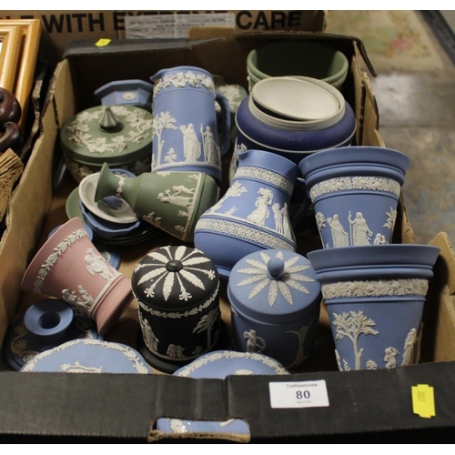 80 - A TRAY OF ASSORTED JASPERWARE IN VARIOUS COLOURWAYS (APPROX 20)