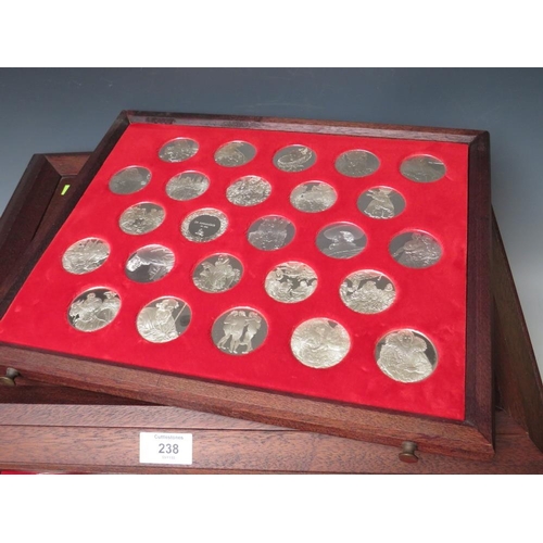 238 - THE MASTERPIECES OF RUBENS SET OF 100 PROOF LONDON IMPORT HALLMARKED SILVER COINS / MEDALS IN A FITT... 