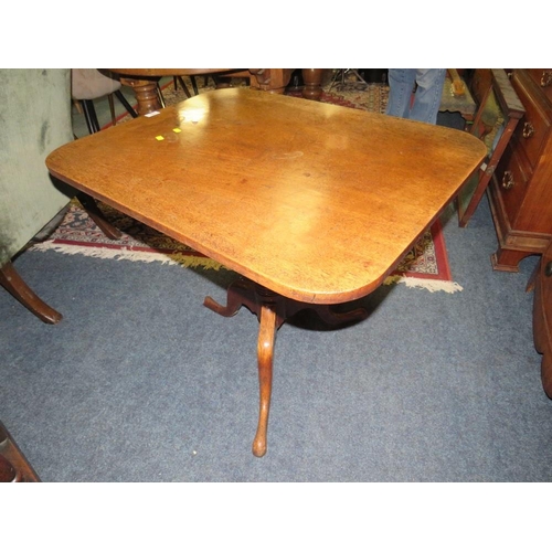 621 - A 19TH CENTURY PEDESTAL OCCASIONAL TABLE