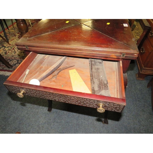 708 - AN EDWARDIAN MAHOGANY ENVELOPE CARD TABLE