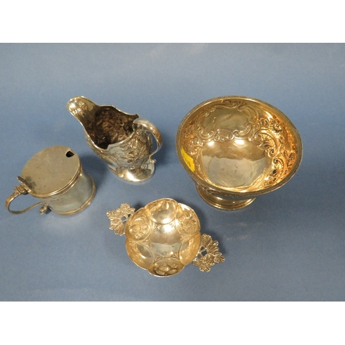 251 - THREE PIECES OF HALLMARKED SILVER TO INCLUDE SMALL PEDESTAL BOWL, CREAM JUG, MUSTARD POT AND A WHITE... 