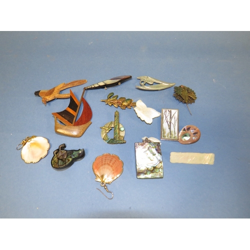 277 - A SELECTION OF VARIOUS THEMED HANDCRAFTED BROOCHES