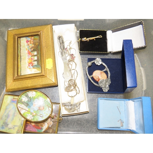 300 - A COLLECTION OF ASSORTED COSTUME JEWELLERY TOGETHER WITH A SELECTION OF MINIATURE PORTRAITS ETC