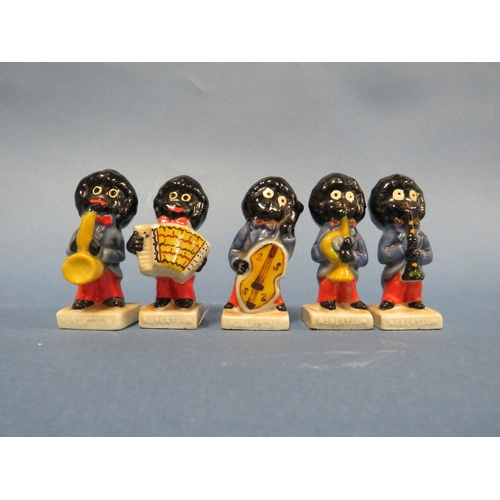 305 - FIVE ASSORTED WADE ROBERTSON JAM COLLECTABLE BAND FIGURES