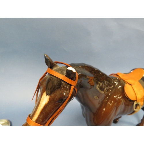 337 - A LARGE BESWICK BROWN RACEHORSE A/F