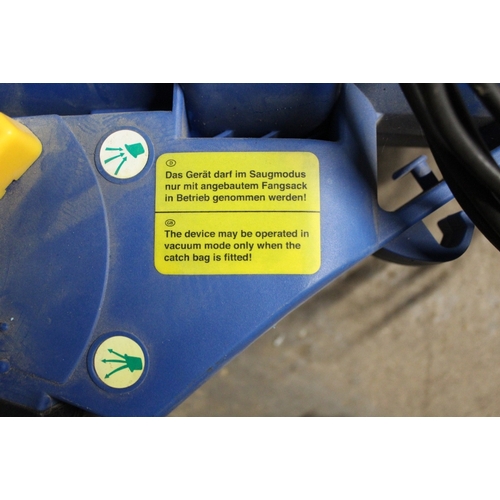 562A - A GARDEN VAC / BLOWER