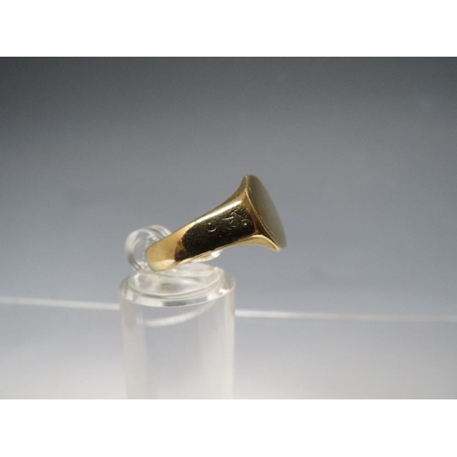251 - A 9CT GOLD SIGNET RING, vacant cartouche, ring size T, approximate weight 4.3 g