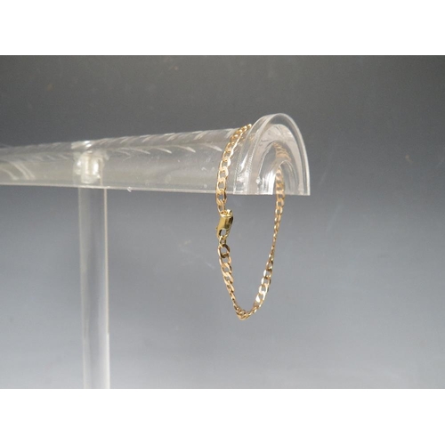 254 - A 9 CT GOLD FLAT LINK BRACELET, approximate L 19 cm, approximate weight 3.85 g