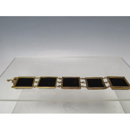 260 - A LATE 19TH / EARLY 20TH CENTURY GRAND TOUR STYLE MICRO MOSAIC PANEL LINK BRACELET, the individual r... 