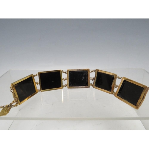 260 - A LATE 19TH / EARLY 20TH CENTURY GRAND TOUR STYLE MICRO MOSAIC PANEL LINK BRACELET, the individual r... 