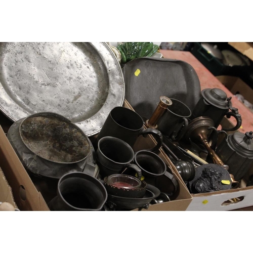 117 - TWO TRAYS OF VINTAGE PEWTER ETC TO INC TANKARDS, CHARGER ETC