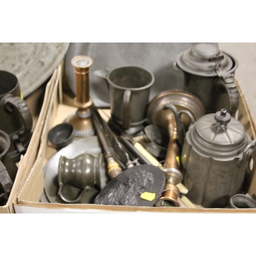 117 - TWO TRAYS OF VINTAGE PEWTER ETC TO INC TANKARDS, CHARGER ETC