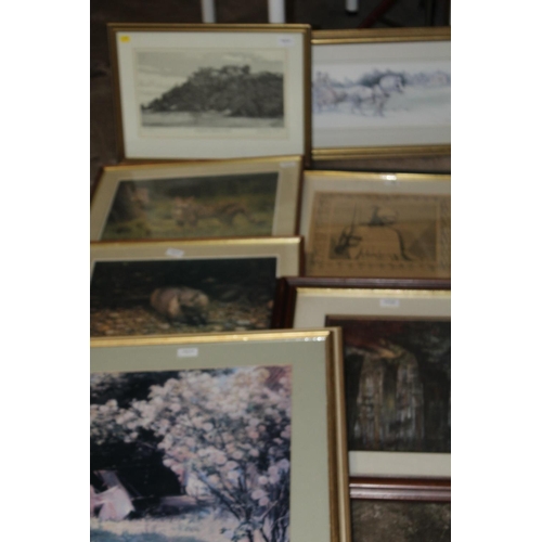 13 - A QUANTITY OF FRAMED AND GLAZED PICTURES AND PRINTS ETC