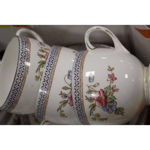 53 - A TRAY OF ASSORTED TEAWARE AND CERAMICS TO INCLUDE A SELECTION OF ROYAL ALBERT 'MOSS ROSE' PATTERN T... 