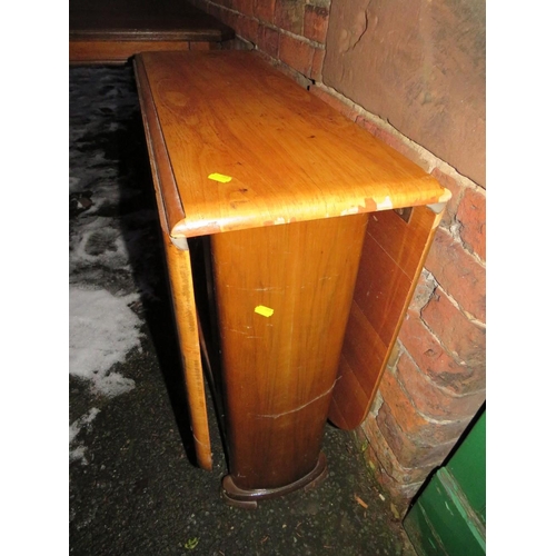 751 - A VINTAGE DROPLEAF TABLE A/F