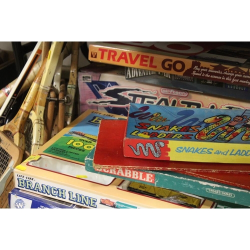 79 - A COLLECTION OF VINTAGE BOARD GAMES, TRAIN SETS ETC., TOGETHER WITH A SELECTION OF VINTAGE WOODEN SP... 