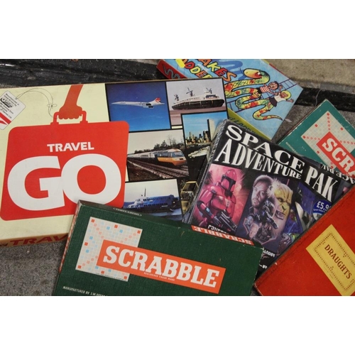 79 - A COLLECTION OF VINTAGE BOARD GAMES, TRAIN SETS ETC., TOGETHER WITH A SELECTION OF VINTAGE WOODEN SP... 