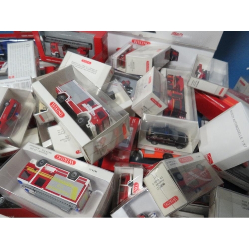 171 - CIRCA SEVENTY FIVE BOXED FIRE ENGINES / EMERGENCY SERVICE VEHICLES AND OTHER VEHICLES, mostly 1:87 s... 