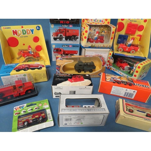 204 - FIFTEEN MIXED MAKE BOXED DIE CAST / PLASTIC VEHICLES, to include four Corgi Noddy car, Corgi Classic... 