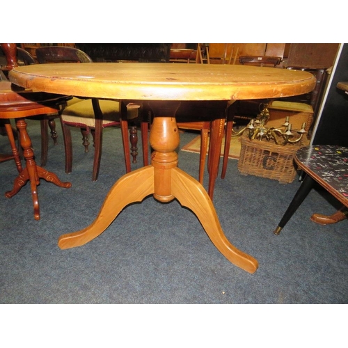 756 - A HONEY PINE PEDESTAL TABLE