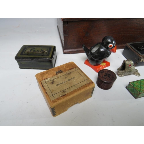 202 - A VINTAGE OAK LIDDED BOX AND CONTENTS, containing a selection of collectable boxes etc., to include ... 