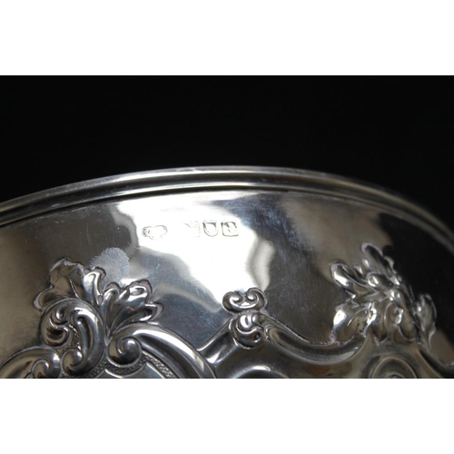 337 - A HALLMARKED SILVER FOOTED BOWL BY GOLDSMITHS AND SILVERSMITHS OF LONDON - LONDON 1900, approx weigh... 