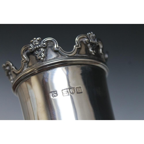 355 - A HALLMARKED SILVER VASE BY DANIEL & JOHN WELLBY - LONDON 1898, approx weight 195g, H 14 cm