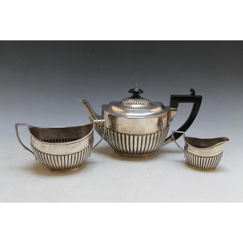 356 - A HALLMARKED SILVER THREE PIECE TEA SERVICE BY WILLIAM HUTTON & SONS LTS - LONDON 1899, approx combi... 